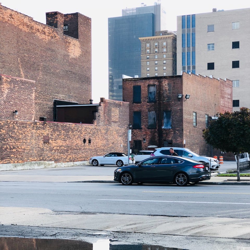 Download Car Silver - obrazek 1