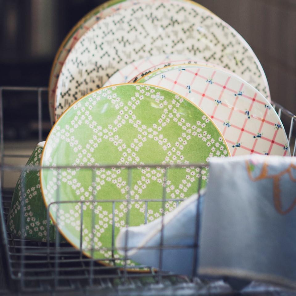 TV iPhone Bed Refrigerator - obrazek 1